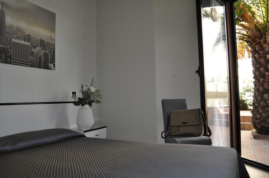 Hotel Est Piombino Værelse billede