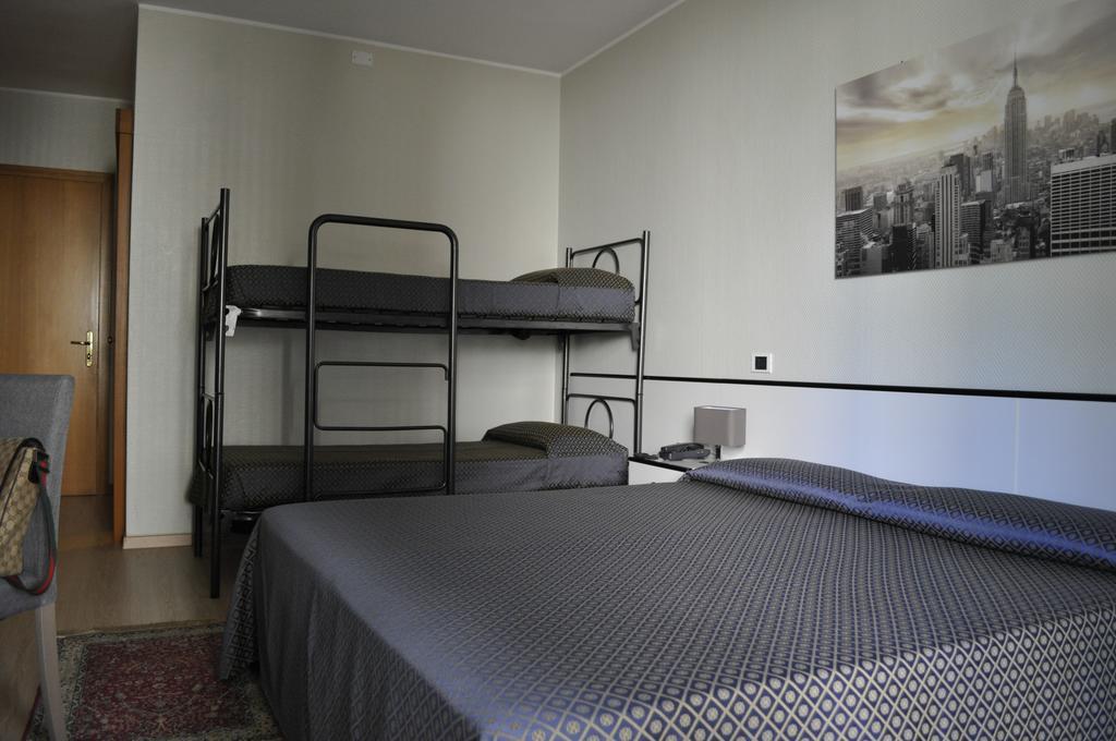 Hotel Est Piombino Værelse billede