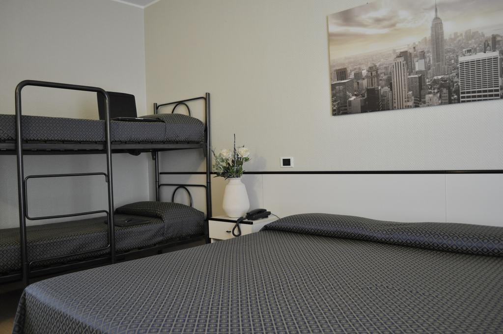Hotel Est Piombino Eksteriør billede