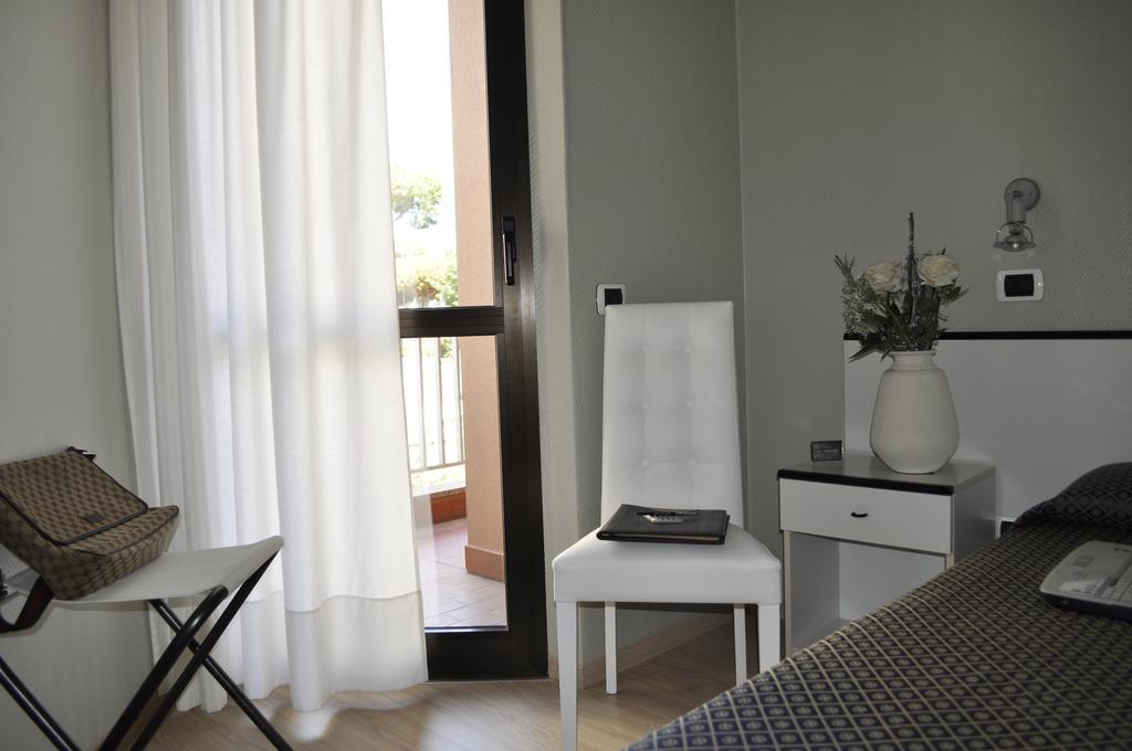 Hotel Est Piombino Værelse billede