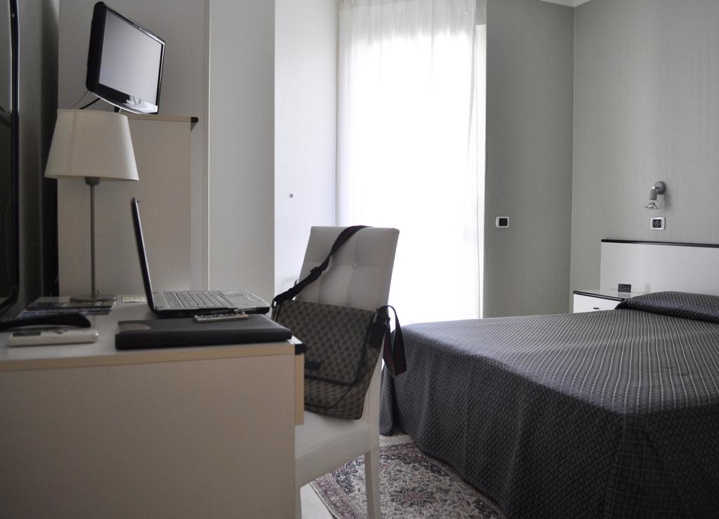Hotel Est Piombino Værelse billede