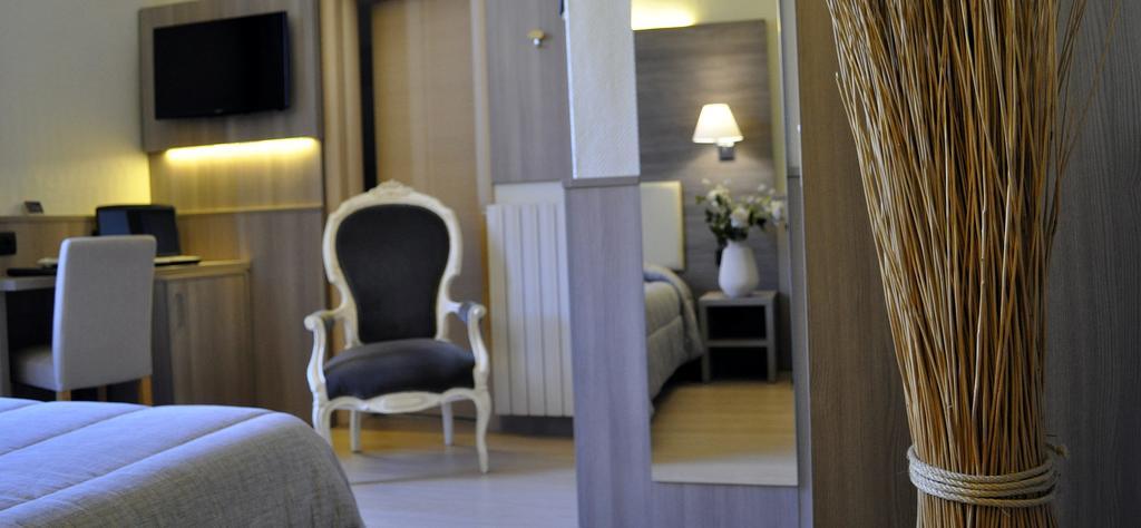 Hotel Est Piombino Eksteriør billede