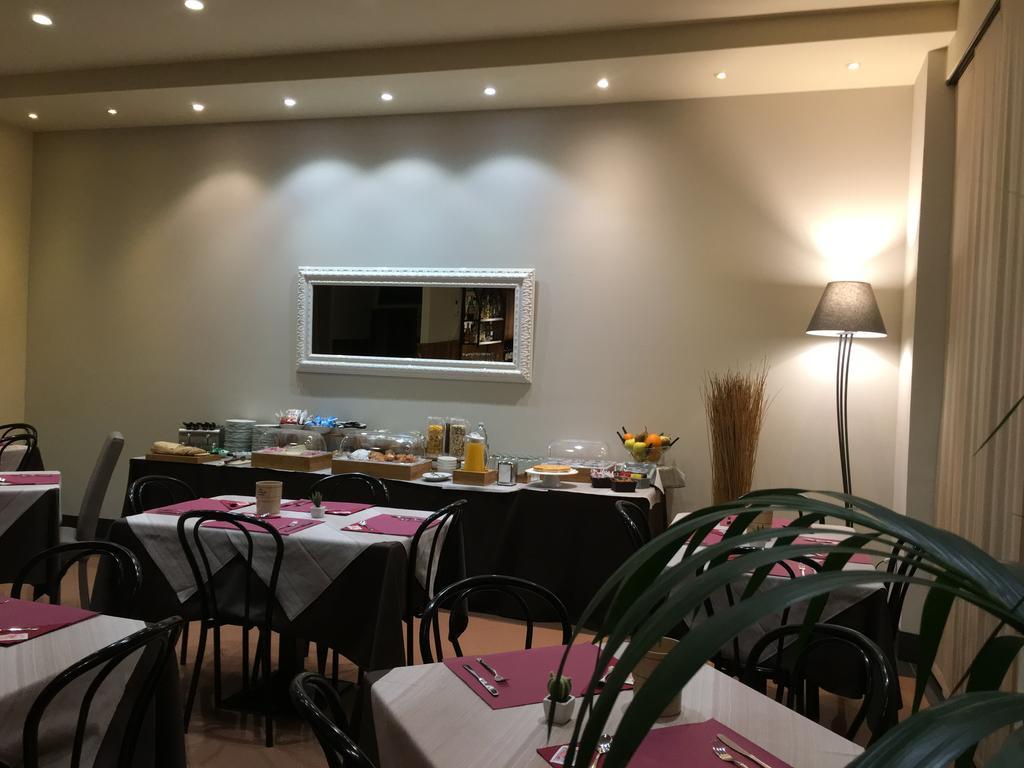 Hotel Est Piombino Eksteriør billede