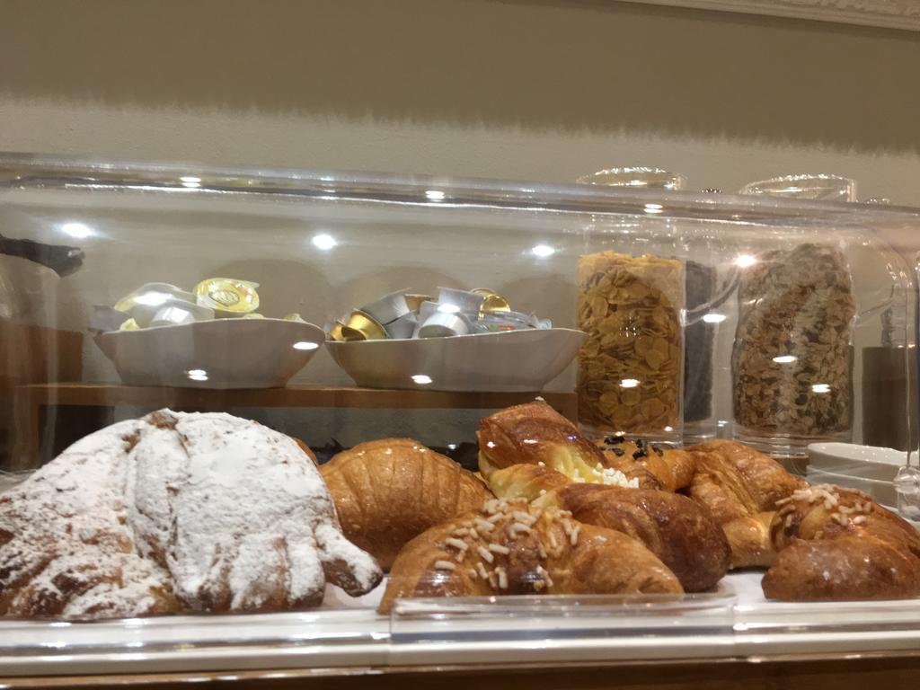 Hotel Est Piombino Eksteriør billede