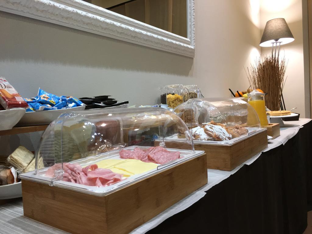 Hotel Est Piombino Eksteriør billede