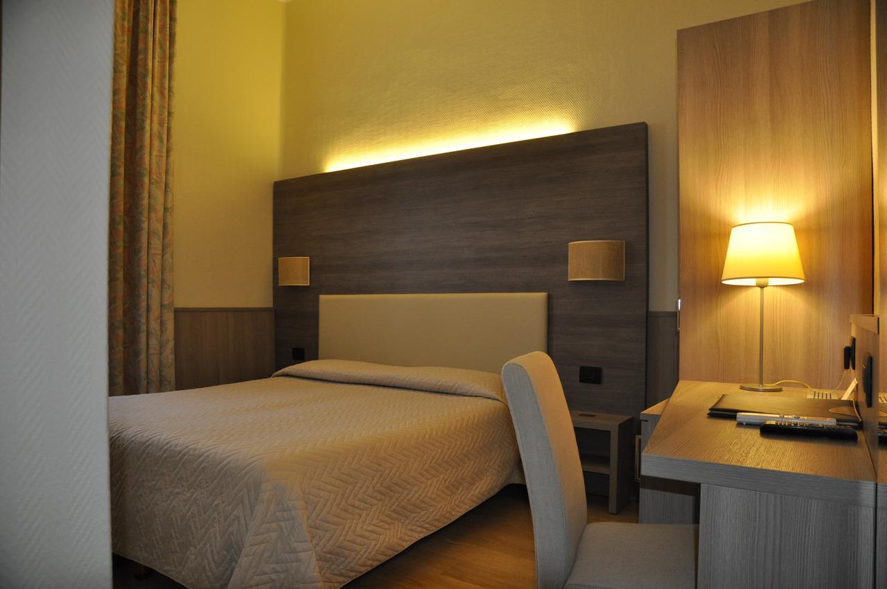 Hotel Est Piombino Eksteriør billede
