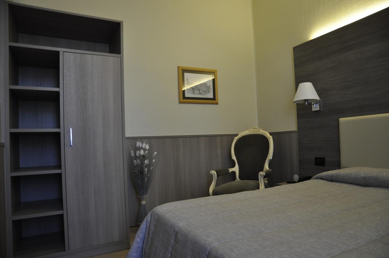 Hotel Est Piombino Eksteriør billede