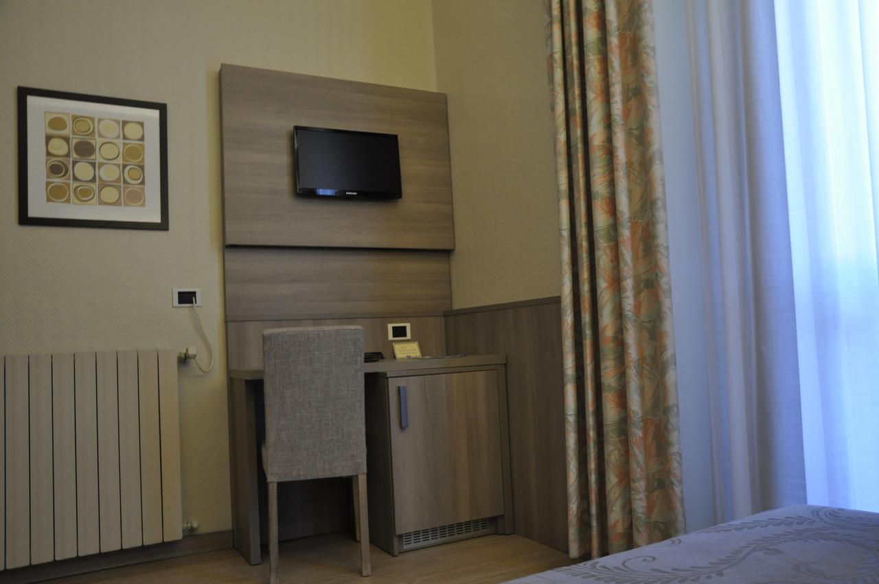Hotel Est Piombino Eksteriør billede