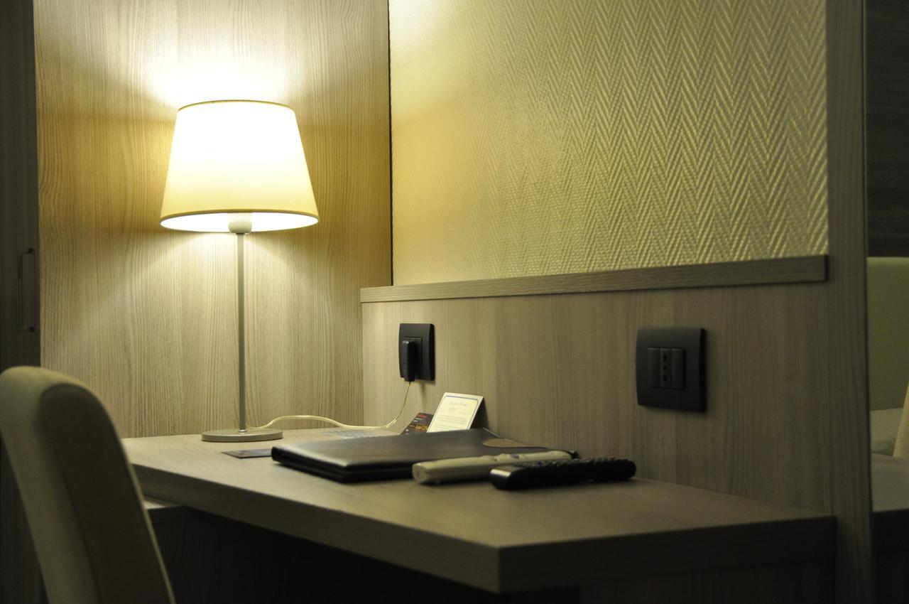 Hotel Est Piombino Eksteriør billede