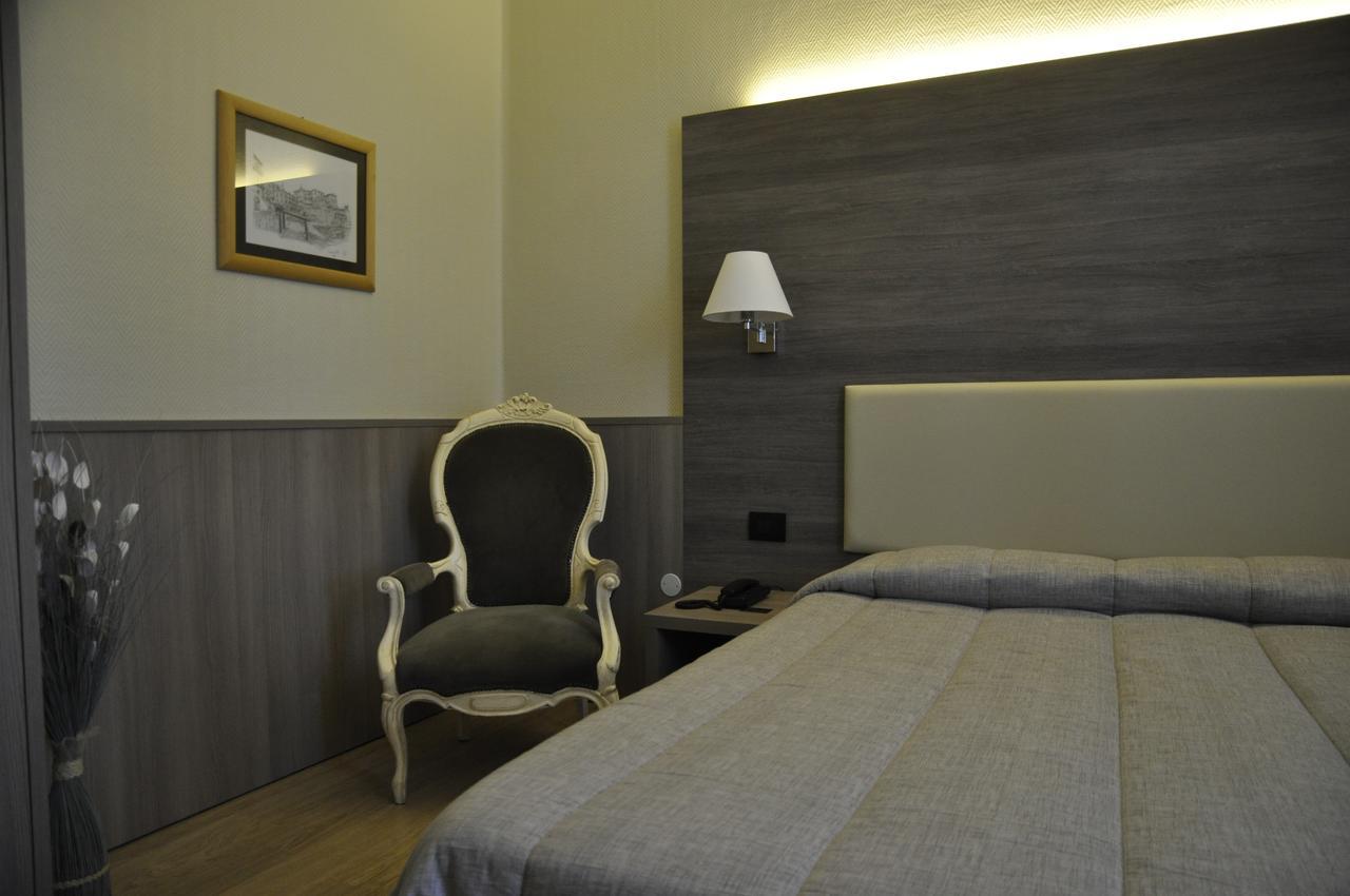 Hotel Est Piombino Eksteriør billede