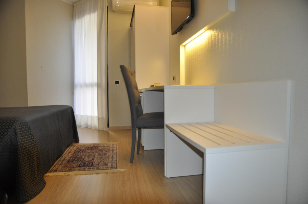 Hotel Est Piombino Eksteriør billede