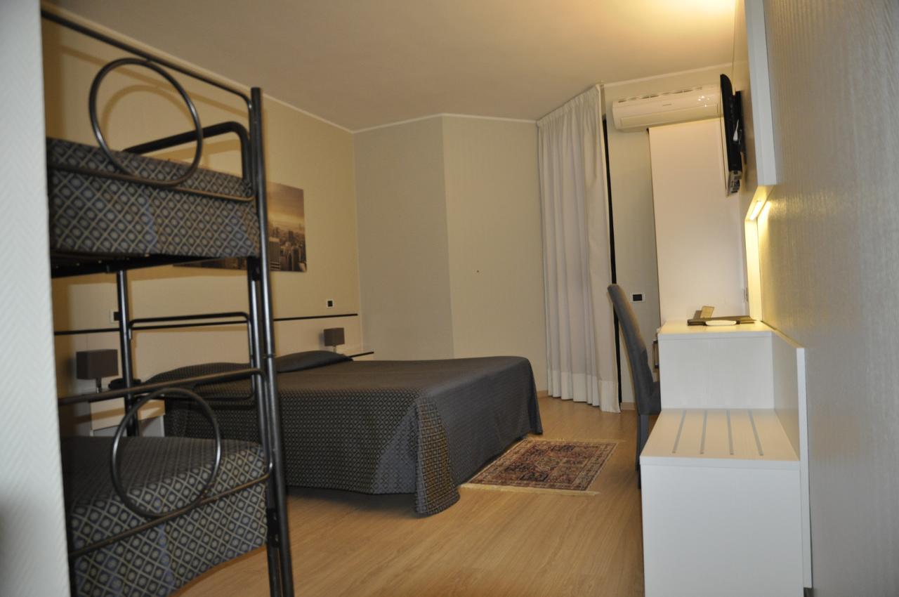 Hotel Est Piombino Eksteriør billede