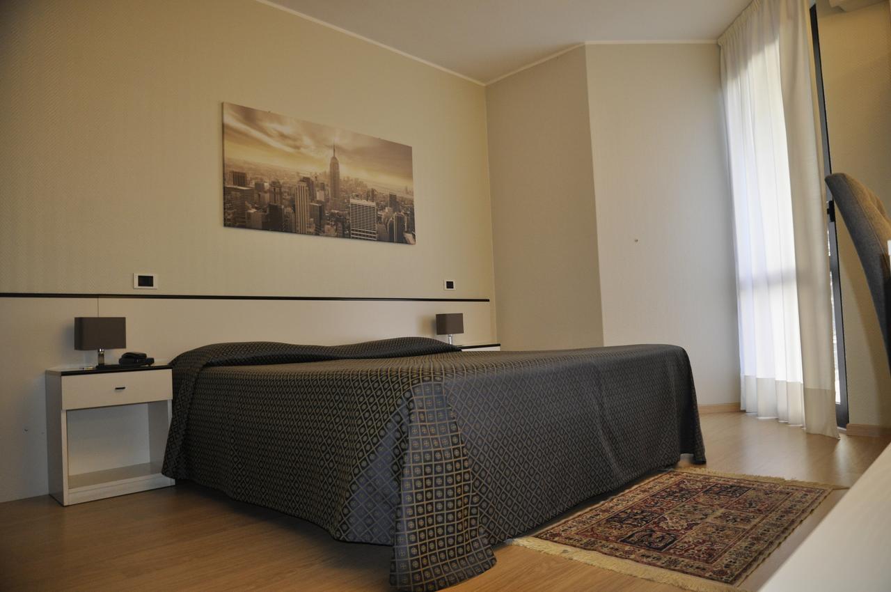 Hotel Est Piombino Eksteriør billede