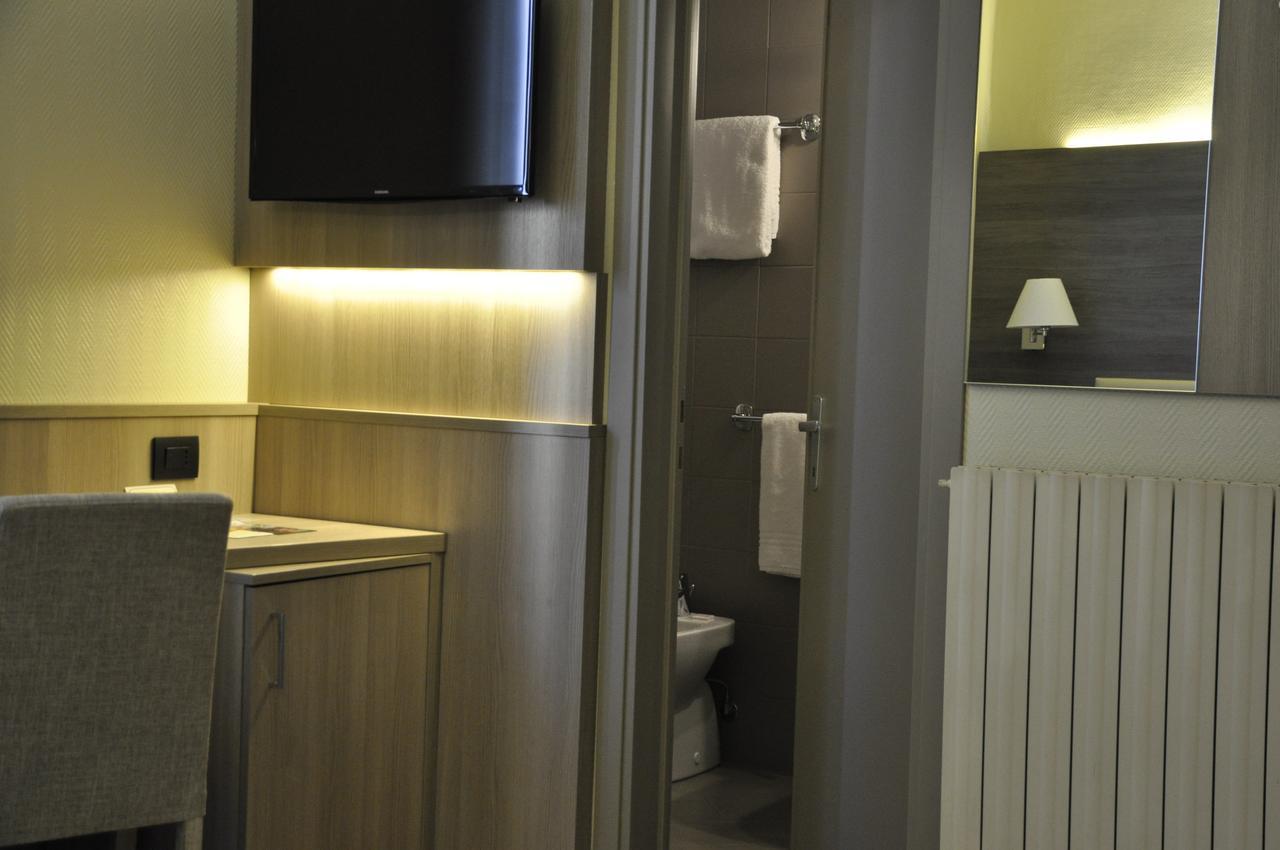 Hotel Est Piombino Eksteriør billede