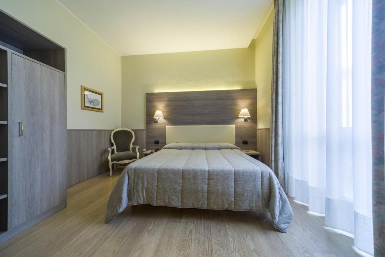 Hotel Est Piombino Eksteriør billede