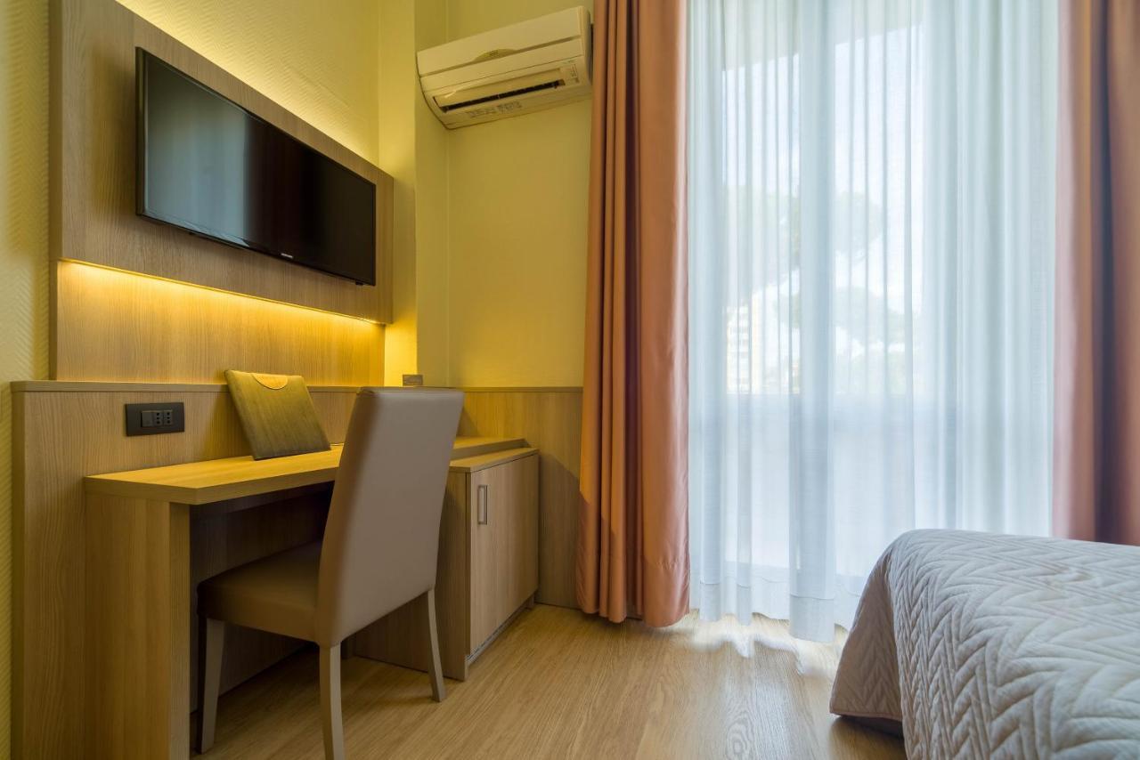 Hotel Est Piombino Eksteriør billede