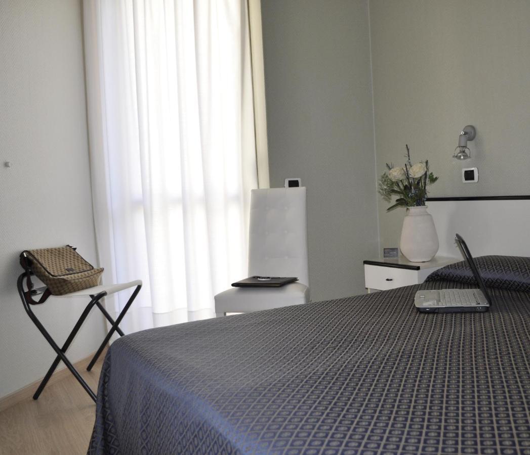 Hotel Est Piombino Værelse billede